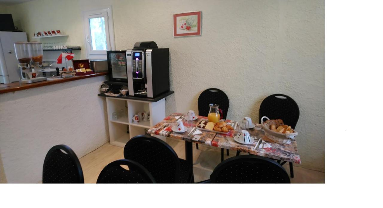 Hotel Au Charme Du Levat Saint-Paul-de-Loubressac Kültér fotó
